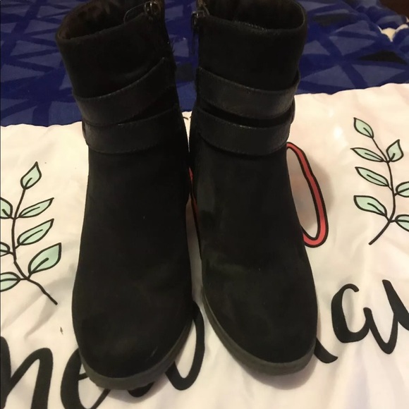 Shoes - Picture 2 of 2